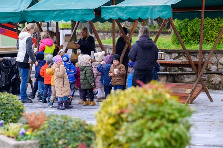 10 Okrasitev smreke v trškem jedru